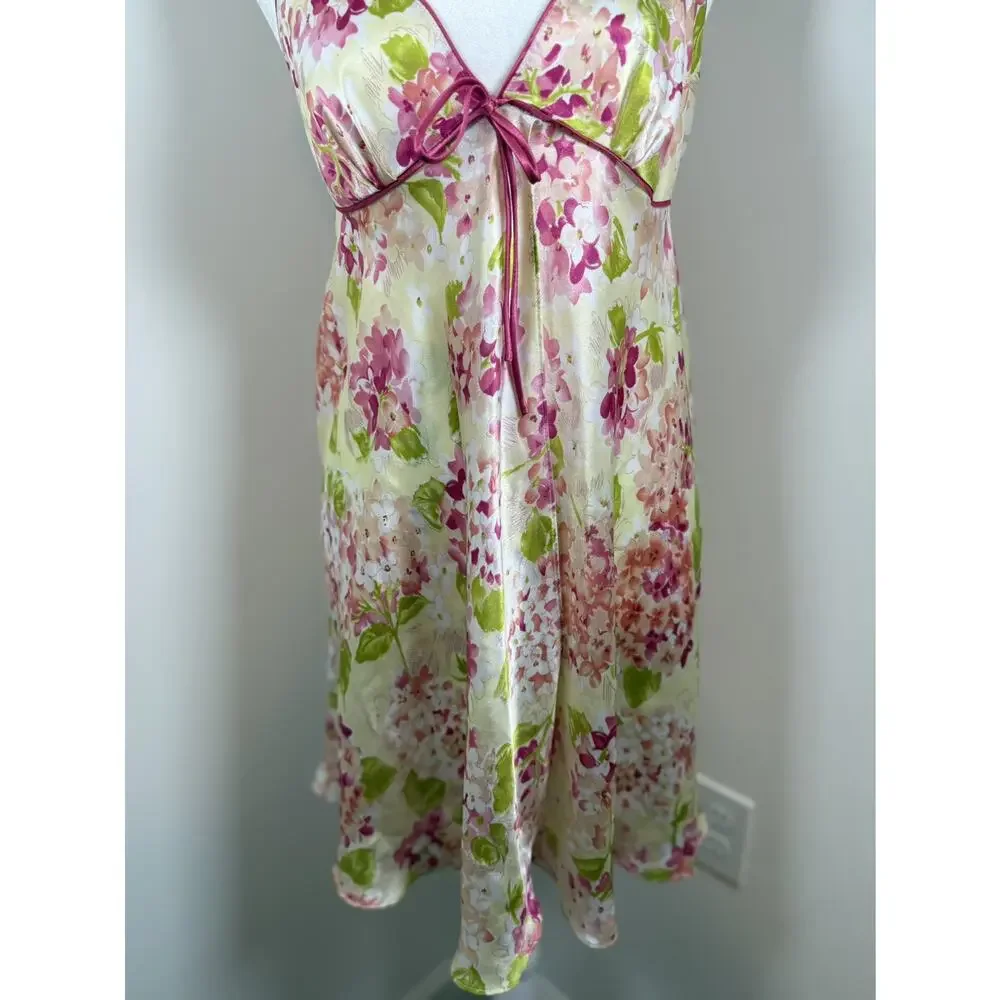 Oscar de la Renta product large
